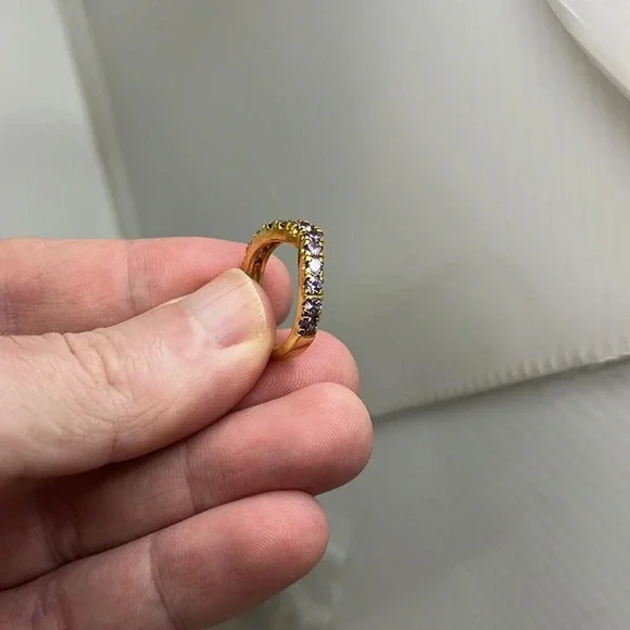 Vintage SETA Gold-Tone Ring with Sparkling Stones, Size 6 - Picture 14 of 17